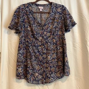 Isabel Maternity Short Sleeve V-neck Button-Front Woven Maternity Shirt - Large